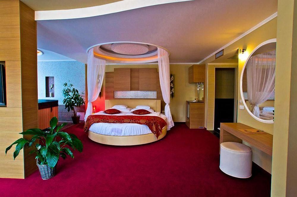Erdospuszta Club Hotel Fenyves Дебрецен Экстерьер фото