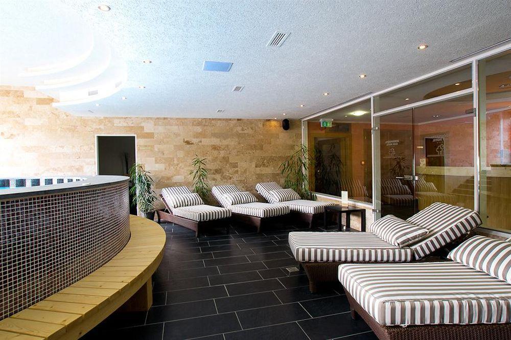 Erdospuszta Club Hotel Fenyves Дебрецен Экстерьер фото