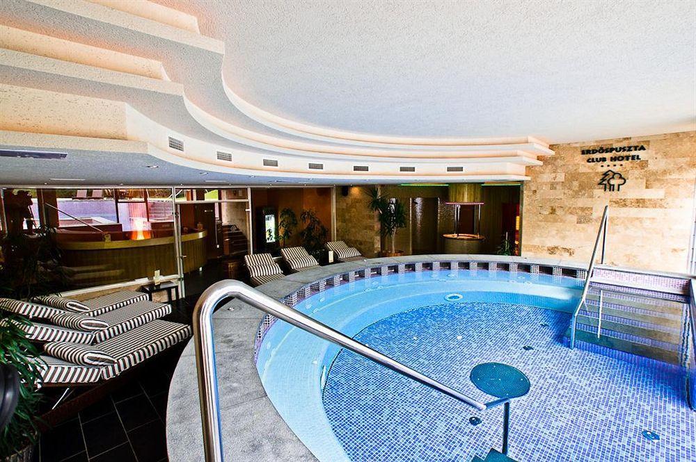 Erdospuszta Club Hotel Fenyves Дебрецен Экстерьер фото