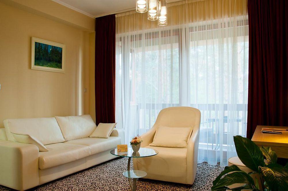Erdospuszta Club Hotel Fenyves Дебрецен Экстерьер фото