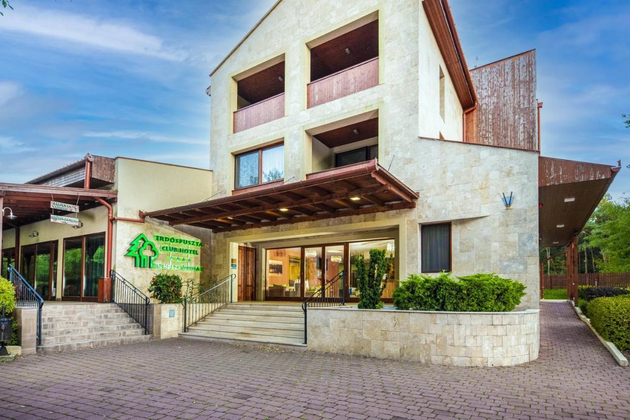 Erdospuszta Club Hotel Fenyves Дебрецен Экстерьер фото