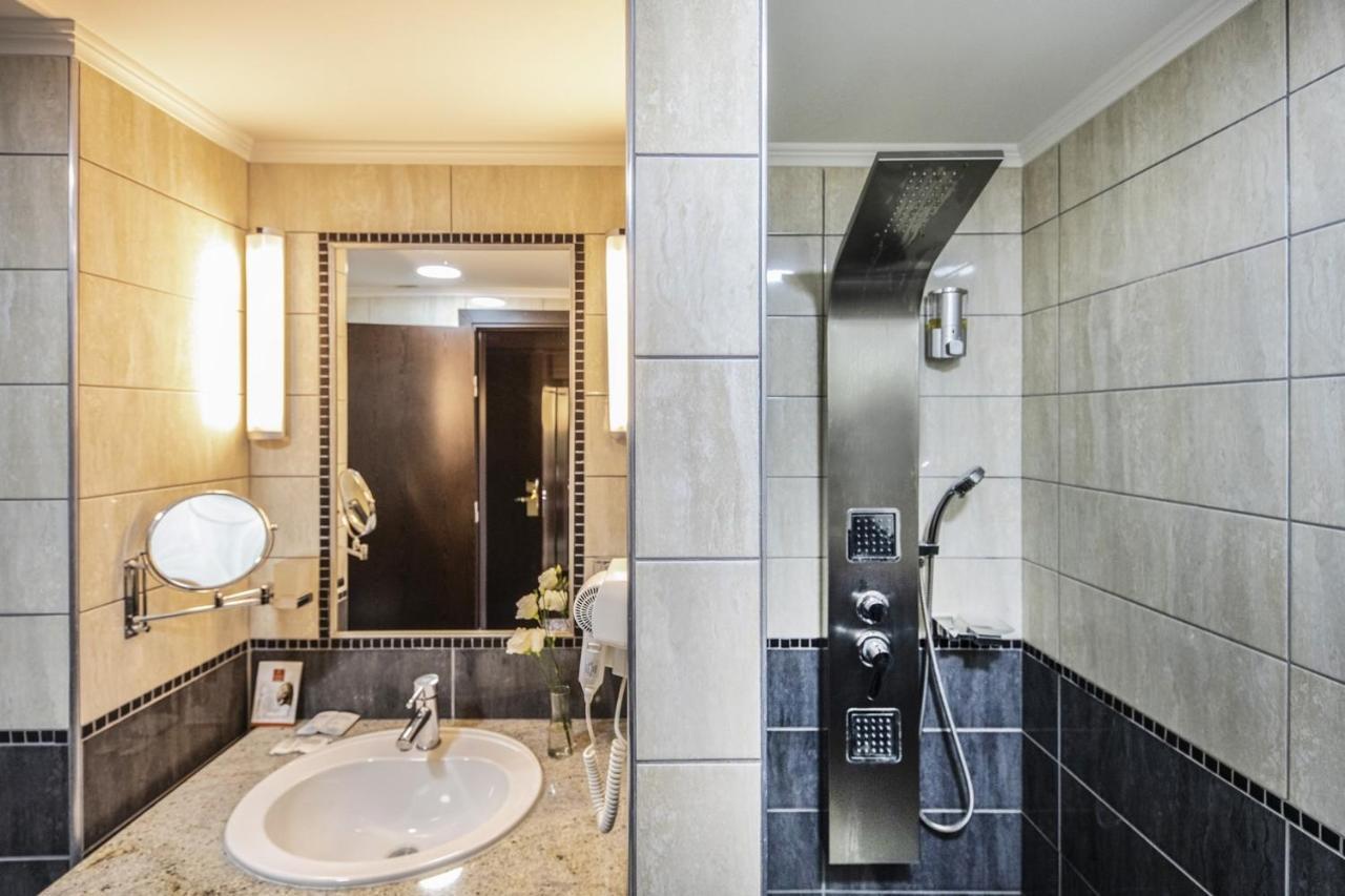 Erdospuszta Club Hotel Fenyves Дебрецен Экстерьер фото