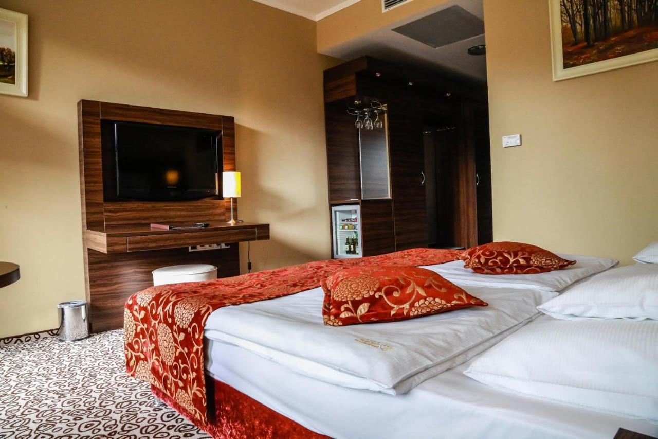 Erdospuszta Club Hotel Fenyves Дебрецен Экстерьер фото