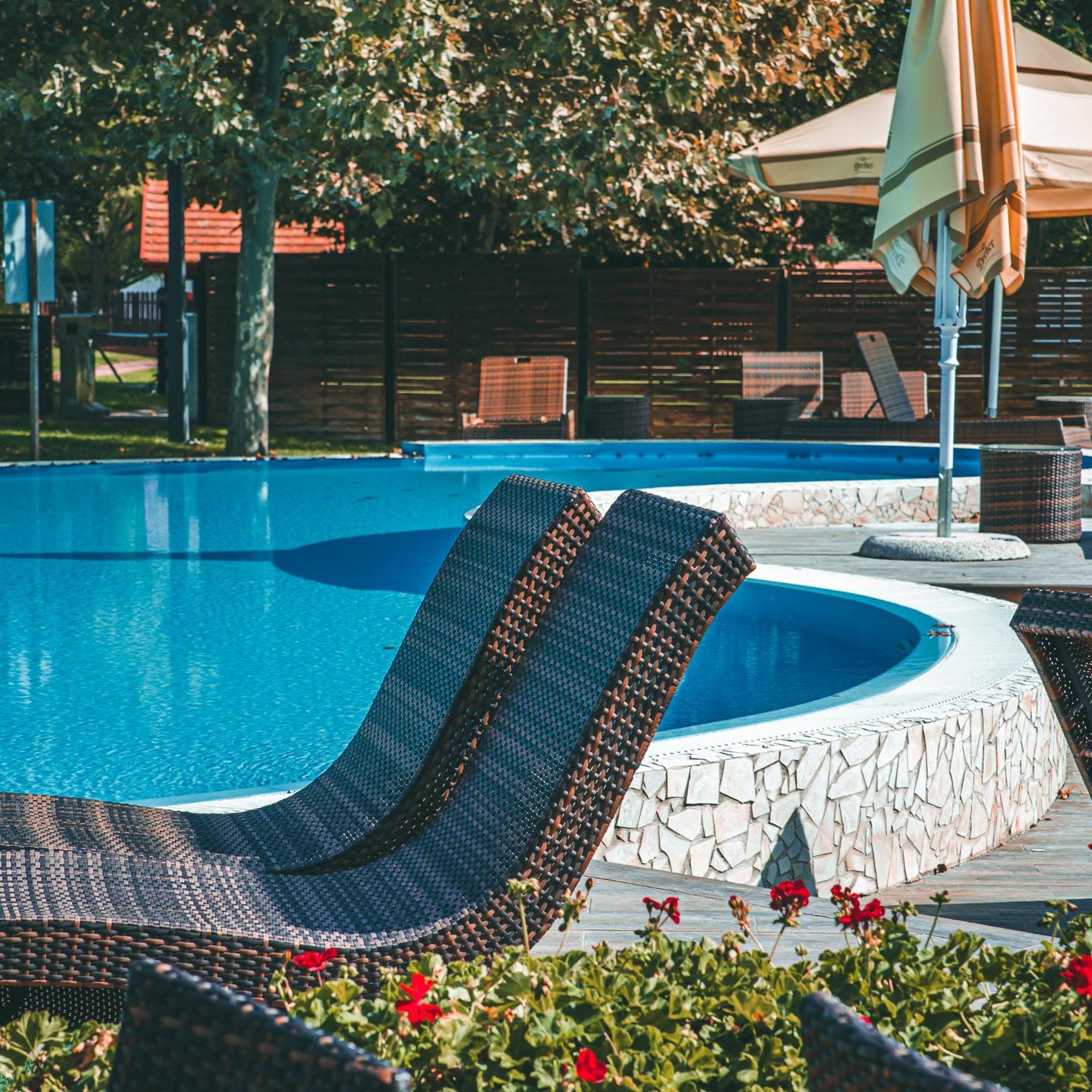 Erdospuszta Club Hotel Fenyves Дебрецен Экстерьер фото