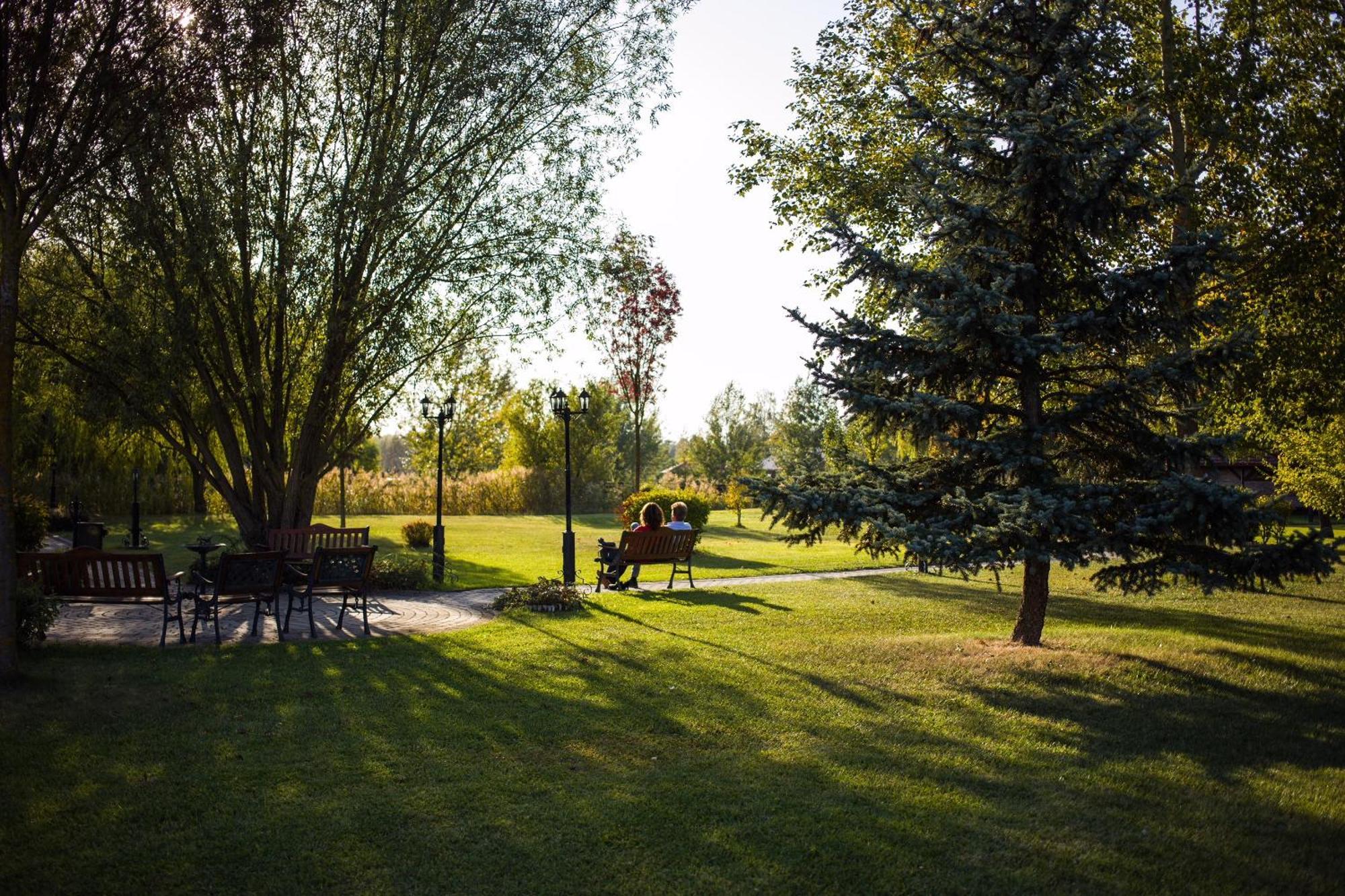 Erdospuszta Club Hotel Fenyves Дебрецен Экстерьер фото