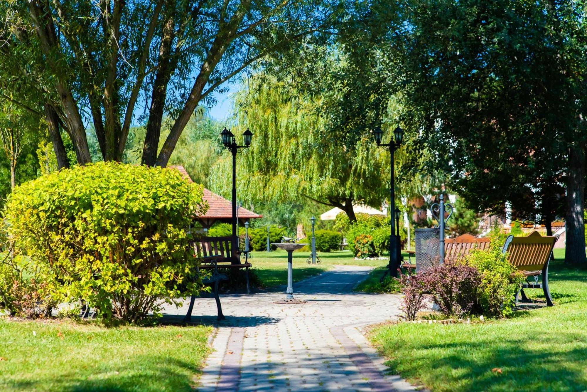 Erdospuszta Club Hotel Fenyves Дебрецен Экстерьер фото