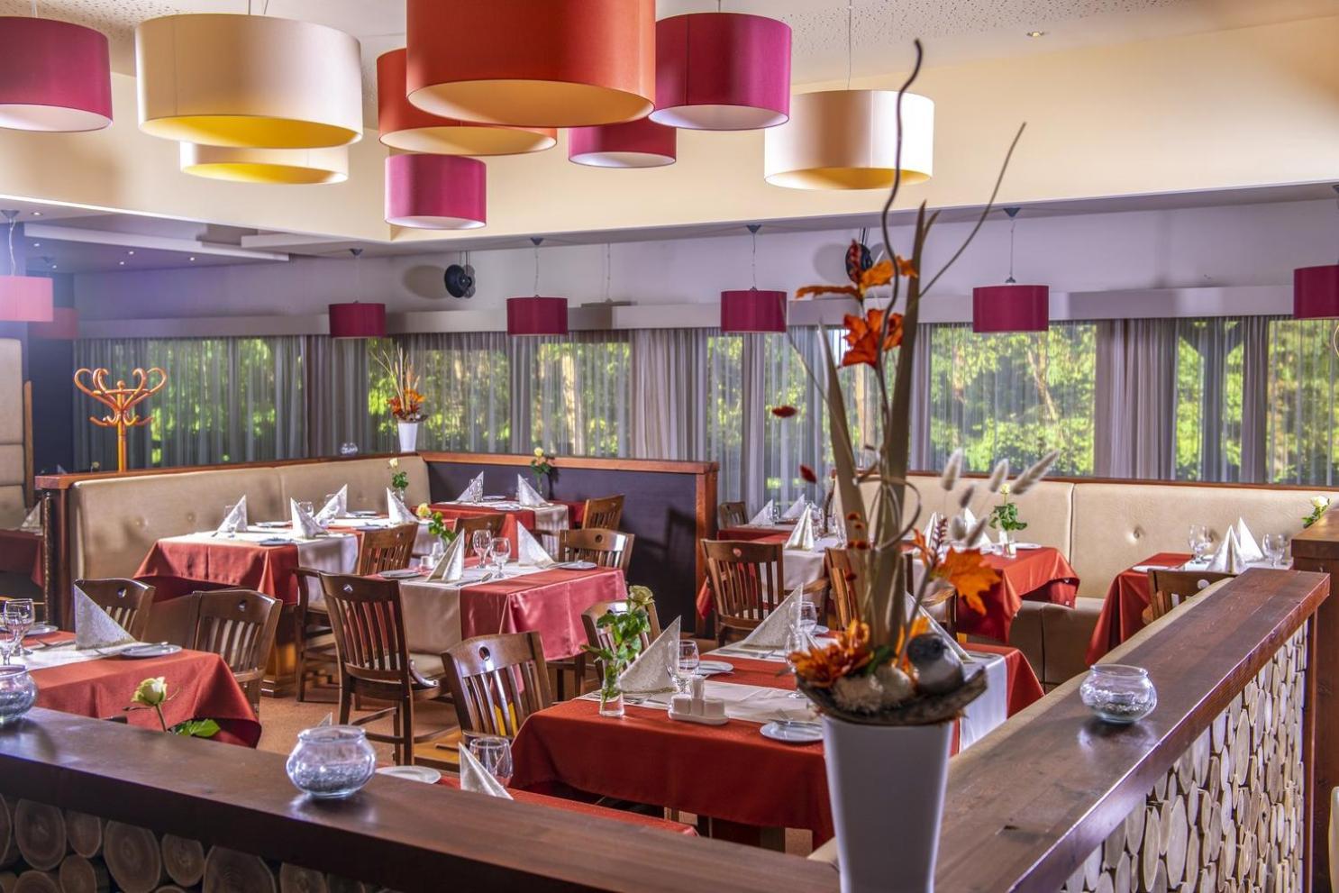 Erdospuszta Club Hotel Fenyves Дебрецен Экстерьер фото