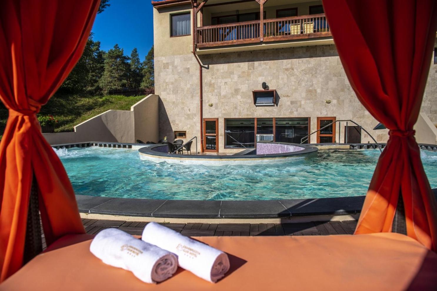 Erdospuszta Club Hotel Fenyves Дебрецен Экстерьер фото