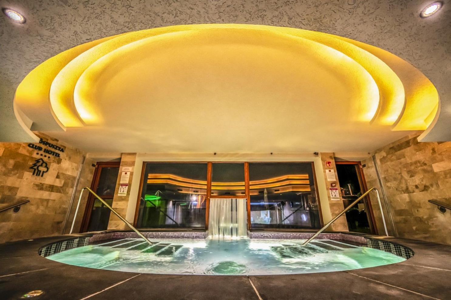 Erdospuszta Club Hotel Fenyves Дебрецен Экстерьер фото