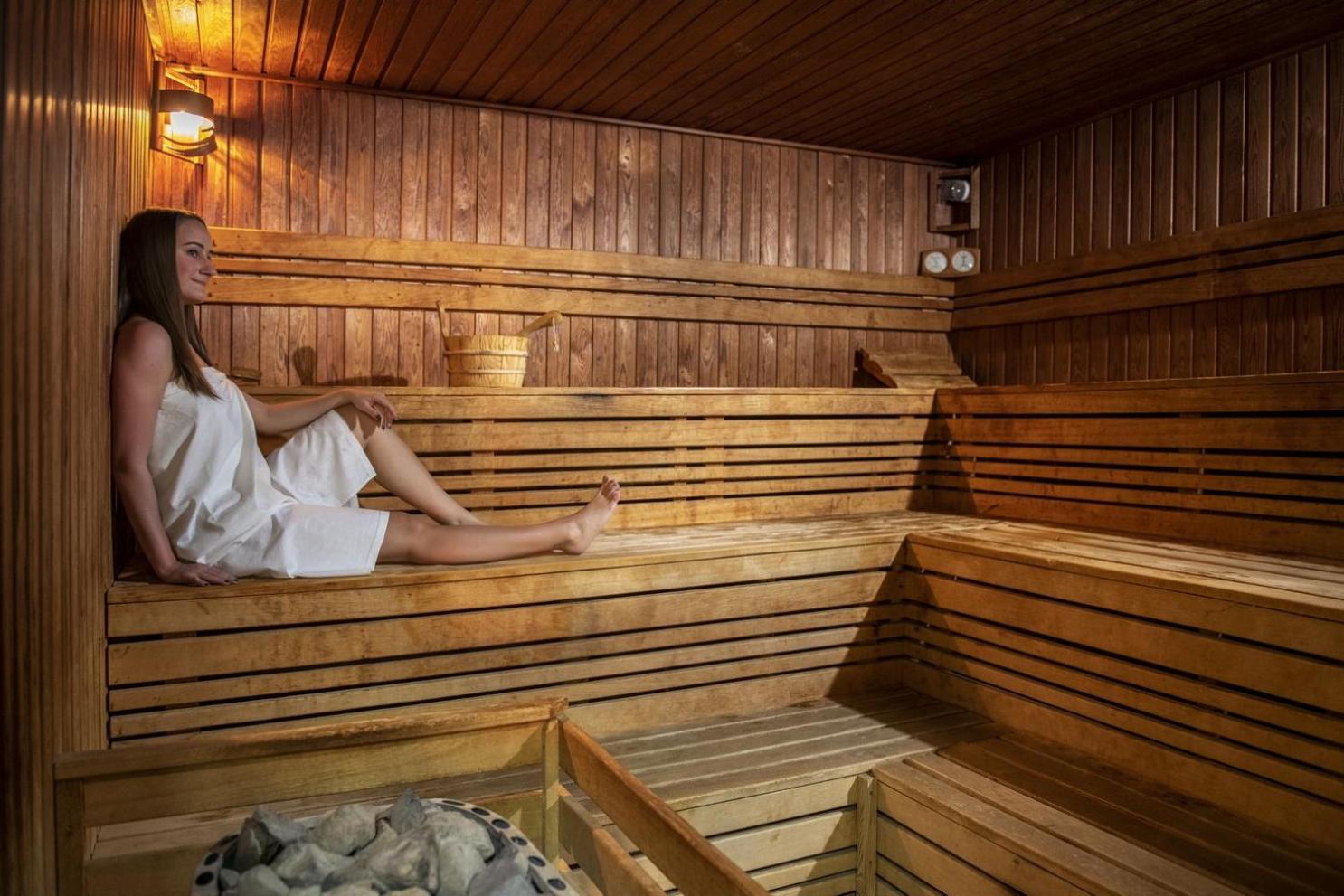 Erdospuszta Club Hotel Fenyves Дебрецен Экстерьер фото
