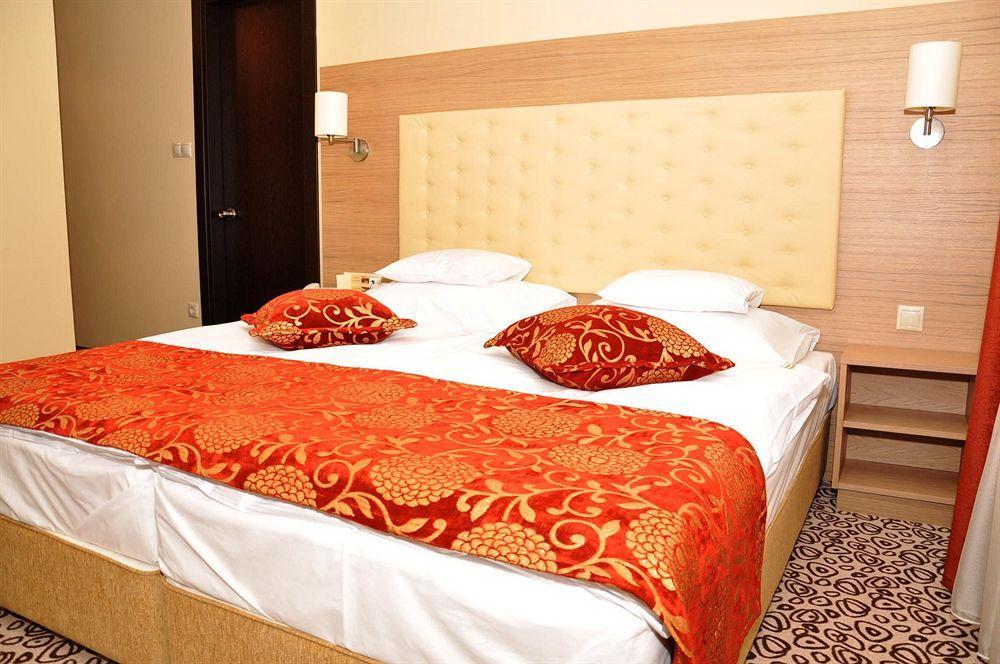 Erdospuszta Club Hotel Fenyves Дебрецен Экстерьер фото