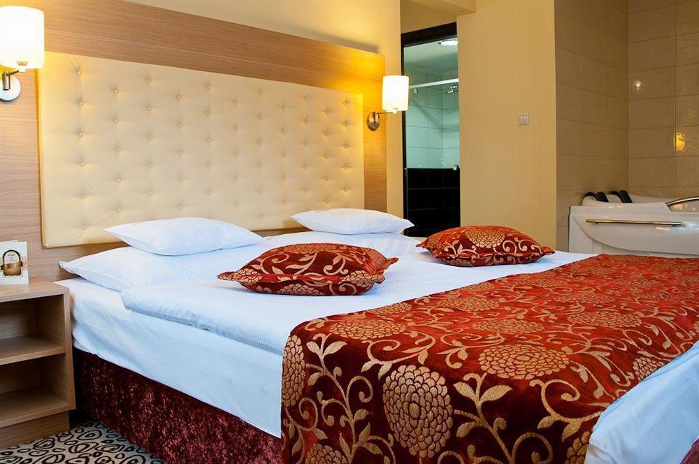 Erdospuszta Club Hotel Fenyves Дебрецен Экстерьер фото