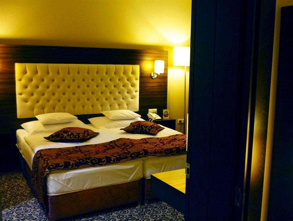 Erdospuszta Club Hotel Fenyves Дебрецен Экстерьер фото